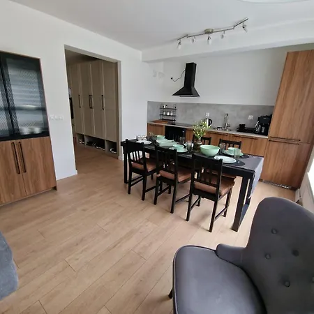 Miejski Z 2 Sypialniami ,garazem I Tarasem Колобжег