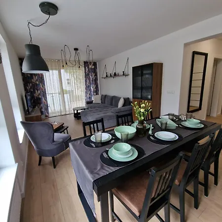 Miejski Z 2 Sypialniami ,garazem I Tarasem * Колобжег